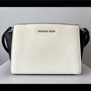 Michael Kors Small Selma Black and White crossbody w/Dust Bag